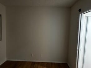 8711 Pershing Dr, Unit #2 in Playa Del Rey, CA - Foto de edificio - Building Photo