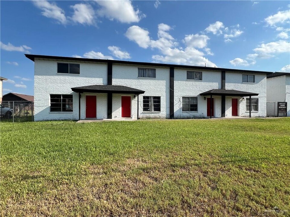 720 E Sugarcane Dr in Weslaco, TX - Building Photo