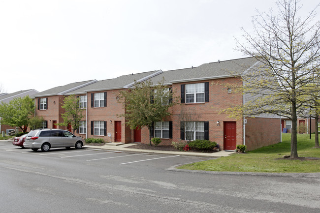 Cranbery Pointe Townhomes in Cranberry Township, PA - Building Photo - Building Photo