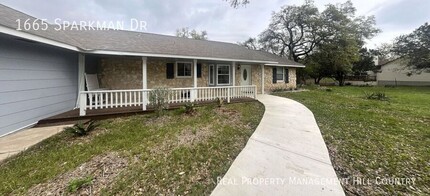 1665 Sparkman Dr in Boerne, TX - Building Photo - Building Photo