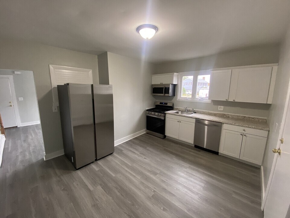 2 Swetts Ct in Watertown, MA - Building Photo