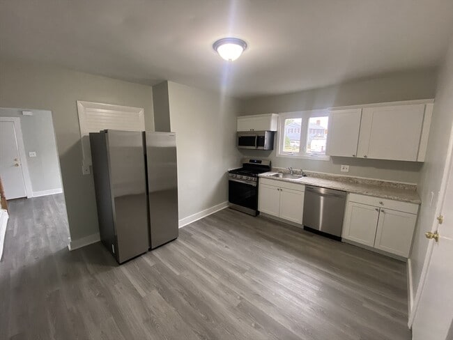 property at 2 Swetts Ct