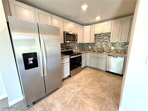 2769 Central Ave in Ft. Myers, FL - Building Photo - Building Photo