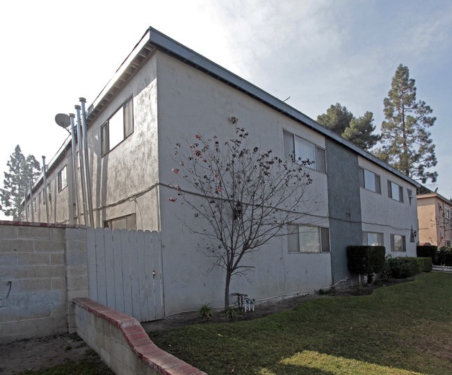 10412 Lampson Ave in Garden Grove, CA - Building Photo - Building Photo