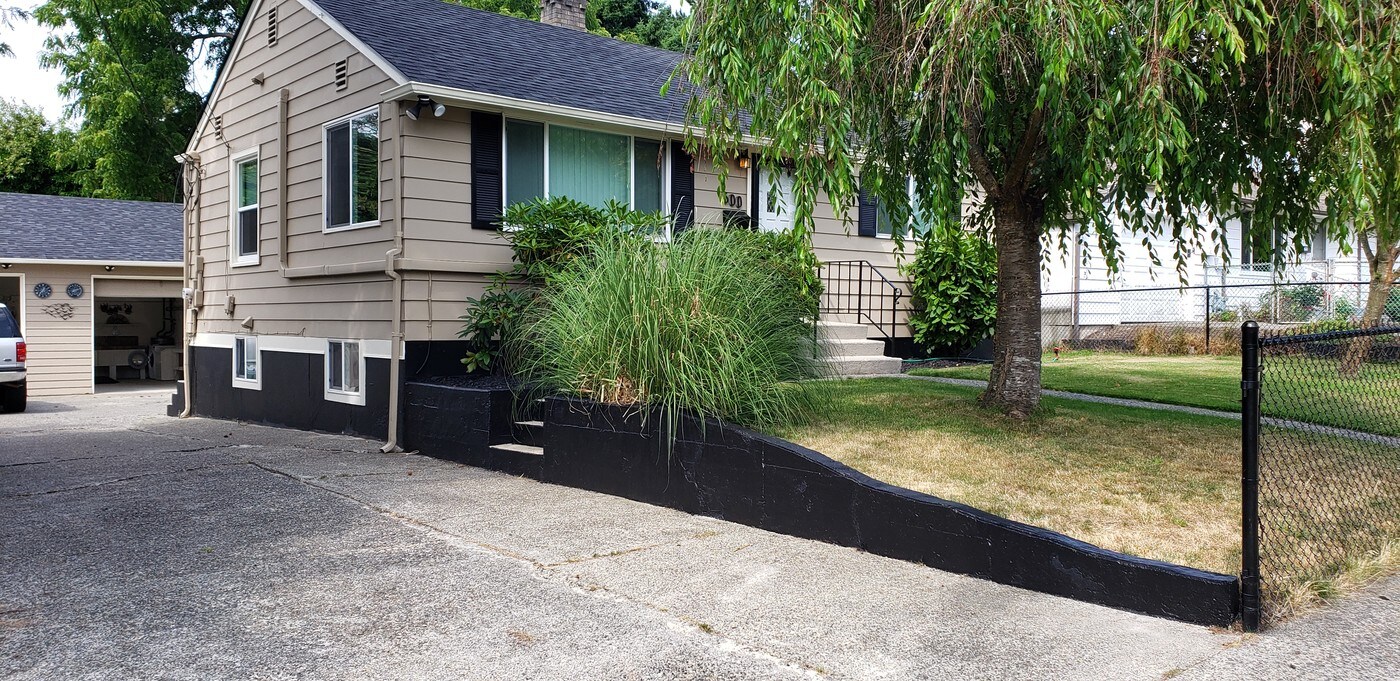 500 SW 139th St in Burien, WA - Foto de edificio