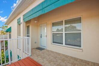 6368 99th Way N in St. Petersburg, FL - Foto de edificio - Building Photo