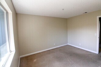 21 Regents Cir in Rohnert Park, CA - Building Photo - Building Photo