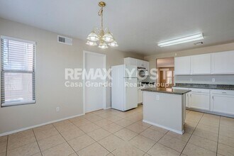 610 W Racine Loop in Casa Grande, AZ - Building Photo - Building Photo