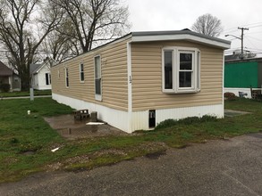 Carmel Apple Court in Martinsville, IN - Building Photo - Building Photo