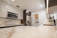 5221 NW 108th Ave in Doral, FL - Building Photo - Building Photo