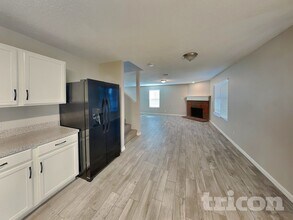 210 Vivian Dr in Waxahachie, TX - Building Photo - Building Photo