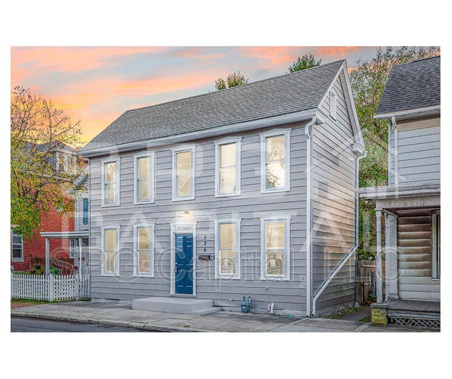 property at 526 E Queen St