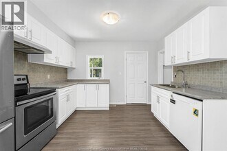 649 Bridge Ave in Windsor, ON - Building Photo - Building Photo