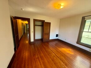 468 E Tompkins St in Columbus, OH - Building Photo - Building Photo