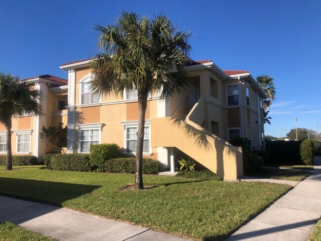 1195 Villagio Cir in Sarasota, FL - Building Photo - Building Photo