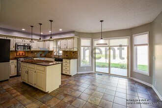 721 N Aberdeen Dr in Papillion, NE - Building Photo - Building Photo