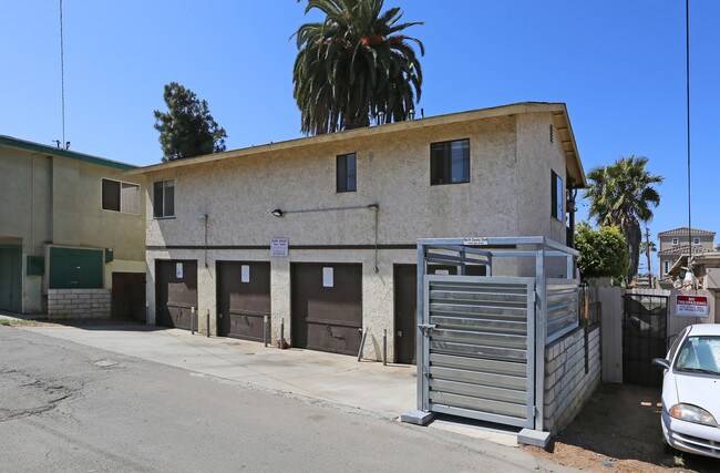 714 N Freeman St in Oceanside, CA - Building Photo - Building Photo