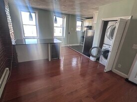 349 Sumner St, Unit 3 in Boston, MA - Building Photo