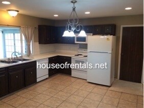 3100 Edgewood Ct in Carterville, IL - Building Photo - Building Photo