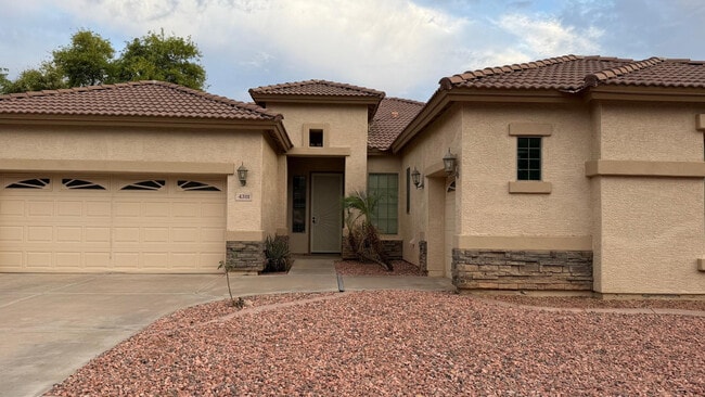 4311 W Hopi Trail in Phoenix, AZ - Building Photo - Building Photo