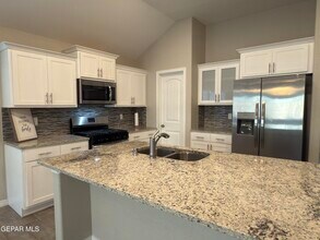 13877 Paseo Perlas Dr in El Paso, TX - Building Photo - Building Photo