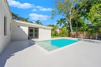 1277 SW 19th St in Miami, FL - Building Photo - Building Photo