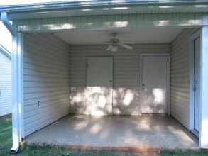 121B Heatherbrook Ct in Anderson, SC - Foto de edificio - Building Photo