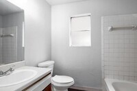 9018 Grannis St photo'