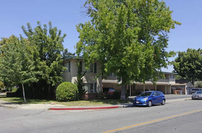 470 Del Medio Ave in Mountain View, CA - Building Photo - Building Photo