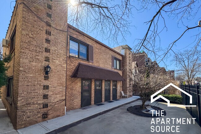719 W Diversey Pky, Unit 2 in Chicago, IL - Building Photo - Building Photo