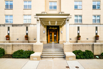 The Madison on Bellefield in Pittsburgh, PA - Building Photo - Building Photo