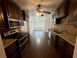 915 W Kings Rd in Ada, OK - Building Photo - Building Photo