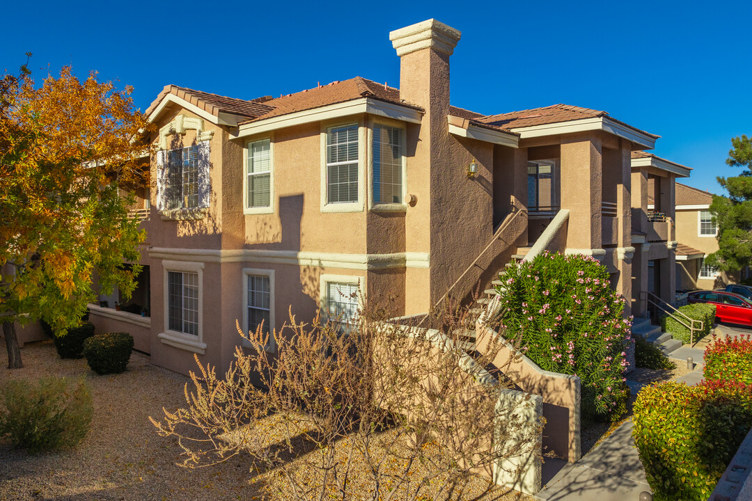 10620-10830 Amber Ridge Dr in Las Vegas, NV - Building Photo