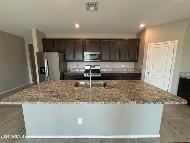 3415 W Donner Dr in Phoenix, AZ - Building Photo - Building Photo