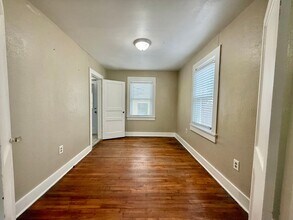 835 Iris St in Baton Rouge, LA - Building Photo - Building Photo