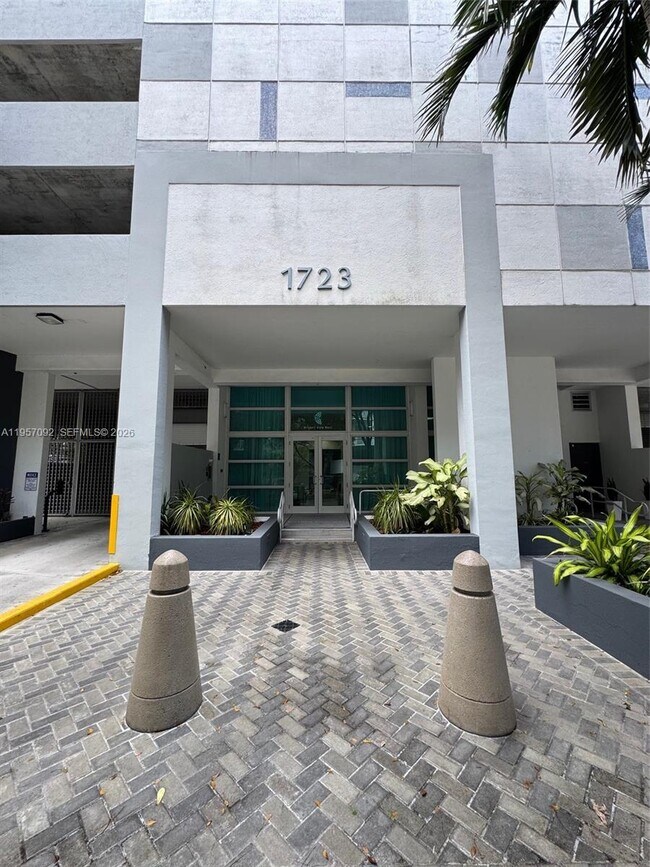 1723 SW 2nd Ave in Miami, FL - Building Photo - Building Photo