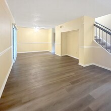 405 Hickory Hill Dr in Columbia, SC - Foto de edificio - Building Photo