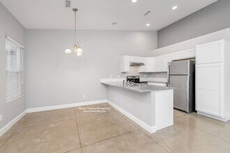 5326 N Hillside St in Wichita, KS - Building Photo - Building Photo