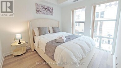 181-181 Huron St in Toronto, ON - Building Photo - Building Photo