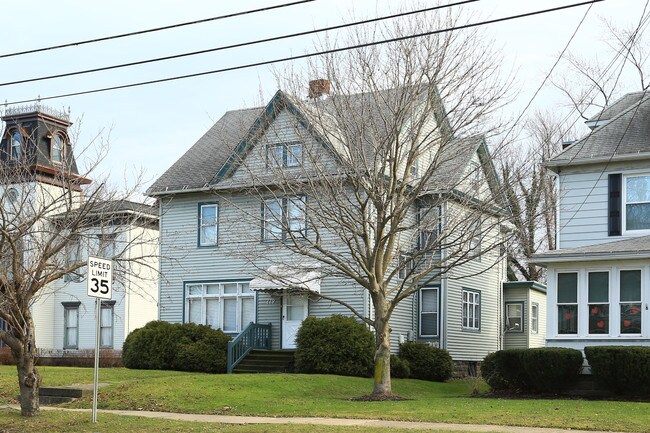 779 Main St in Conneaut, OH - Foto de edificio - Building Photo