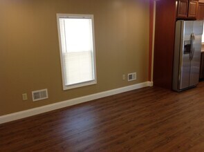 1947 E 124th Pl, Unit Dn in Cleveland, OH - Foto de edificio - Building Photo