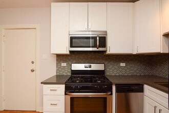 2425 N Kedzie Blvd in Chicago, IL - Building Photo - Building Photo