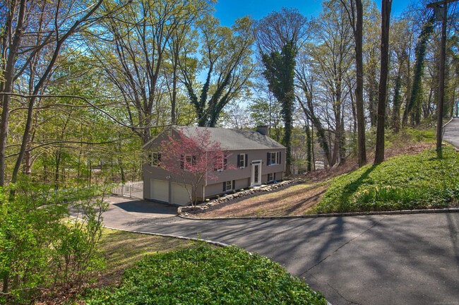 property at 5 Edge Hill Trail