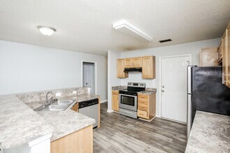 66 W Killian Station Ct in Columbia, SC - Building Photo - Building Photo
