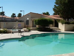 43469 30th St E in Lancaster, CA - Building Photo - Building Photo