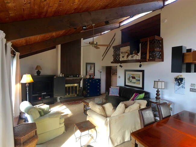 property at 9 Murray Hill Woods Rd