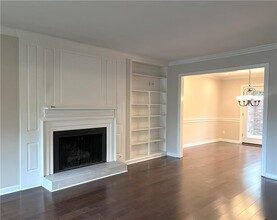 7 Stratford Hall Pl NE in Atlanta, GA - Building Photo - Building Photo