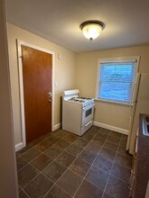 369 Potters Rd, Unit Apartment 1 in Buffalo, NY - Foto de edificio - Building Photo