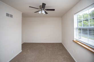 Autumn View Townhouses in Arnold, MO - Foto de edificio - Interior Photo