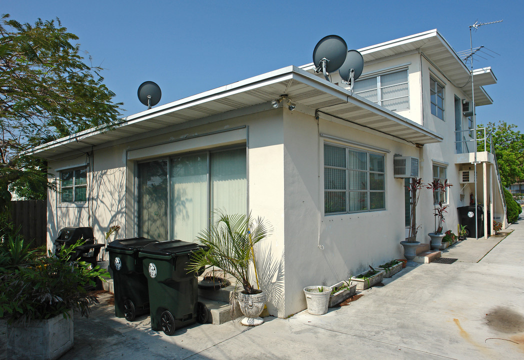 1118 N J St in Lake Worth, FL - Building Photo